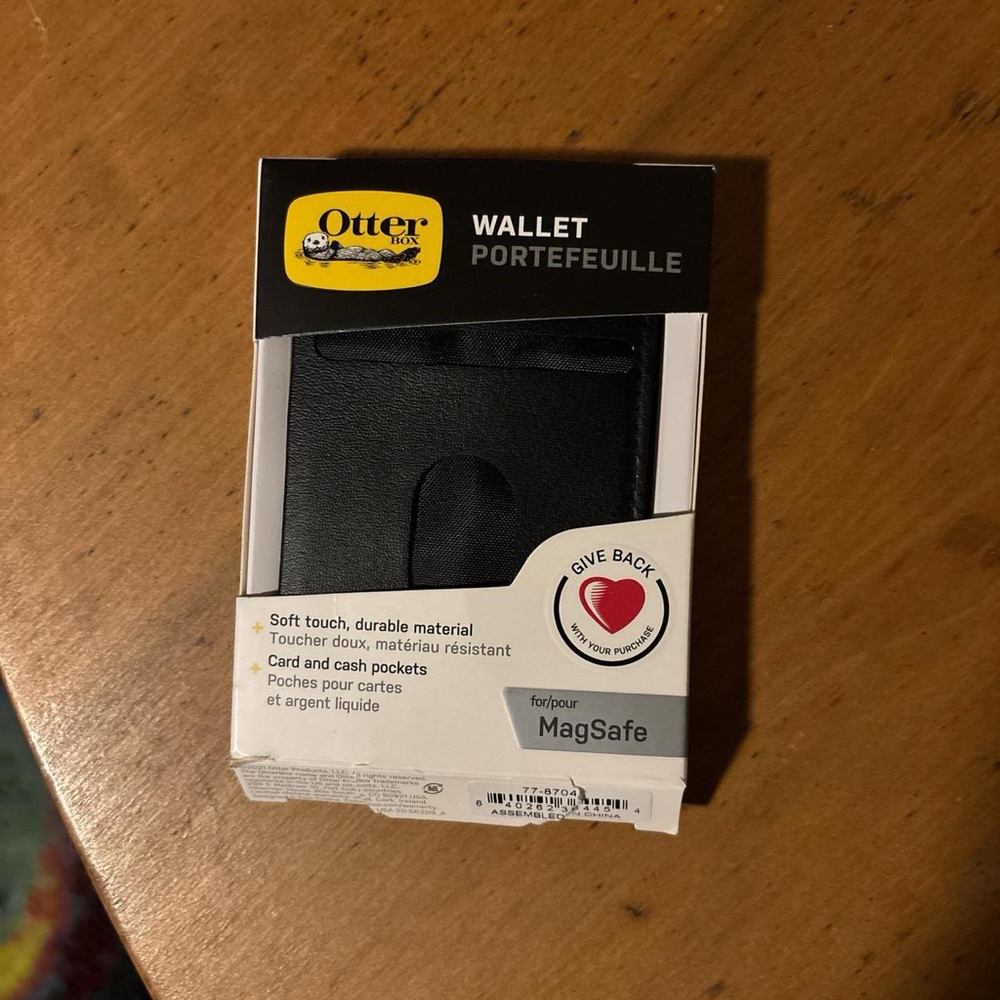 Outter box Black Wallet for MagSafe